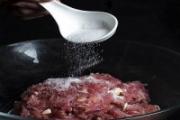 蒸肉饼用什么部分的肉 蒸肉饼怎么做又软又滑