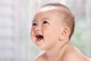新生男宝宝乳房有硬块是怎么回事 到了这个时间会自行消失！
