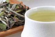 白茶蜂蜜水