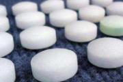 樟脑丸吸入中毒的症状 樟脑丸吸入中毒后该怎么做