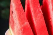 西瓜冷冻后解冻还能吃吗 西瓜冷冻后会中毒吗