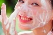 用什么洗脸可以去黑头