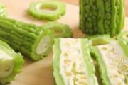 苦瓜泡开水喝有什么功效 苦瓜泡水每天喝多少
