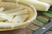 茭白里面有黑色的小点能吃吗 茭白里面的黑点是什么