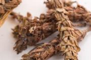 夏枯草泡脚功效与作用 缓解失眠、降压、降火又杀菌！