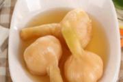 腌糖蒜多长时间可以吃 腌糖蒜为什么会变绿