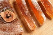 柿饼上的白霜可以吃吗 柿饼外面的白霜是什么