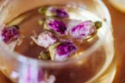 雪菊和玫瑰花能一起泡水喝吗 菊花泡水放几朵合适