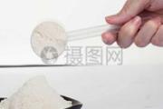健身一次吃多少蛋白粉 健身后怎么喝蛋白粉效果最好