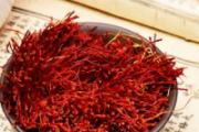 藏红花泡水会脱色吗 藏红花用多少度的开水泡最好