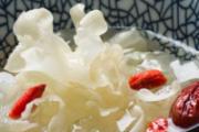 木瓜银耳红枣汤的功效与作用