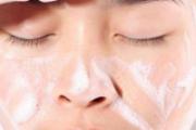 洗面奶加白糖洗脸好吗