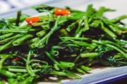 菁蒿能与金银花一起泡水喝吗 金银花泡水一般泡几根