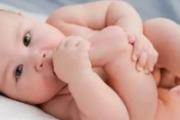 宝宝爱放屁是怎么回事 宝宝放屁多是消化不良吗