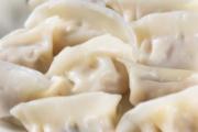 冻饺子开水下锅还是冷水下锅 冻饺子煮多长时间能熟