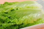 炒青菜加什么料不变色 炒青菜时加几滴这个，青菜翠绿鲜嫩不变色，好吃极了！
