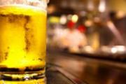 白酒和啤酒哪个热量高 白酒和啤酒哪个更容易长胖