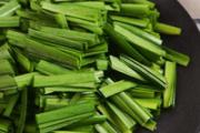 韭菜鸡蛋馅隔夜还能用吗 韭菜鸡蛋包子能放多久
