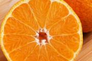 橙子吃多了尿液会发黄吗 橙子吃多了会上火吗