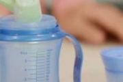 冲奶粉不能用什么水 给宝宝冲奶粉细节需注意