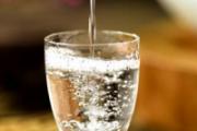 酒后吐黄水能喝牛奶吗 吐酒后吐黄水急救方法