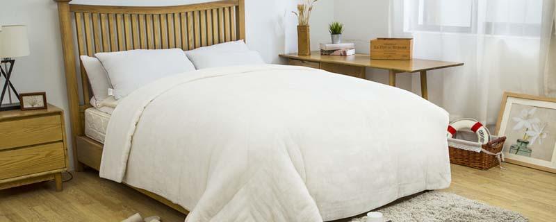 被子发霉了晒过之后可以盖吗 被子发霉怎么洗掉霉斑 乐哈健康网