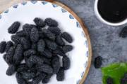 为什么吃桑葚大便黑色 桑葚泡水喝的功效和作用