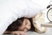 失眠怎么办 按穴道、喝牛奶、降低平均体温助你好眠！
