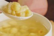 莲子鸡汤的功效作用 莲子炖鸡还可以加什么