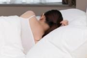 长期睡觉不用枕头好吗 哪种枕头对睡眠颈椎好