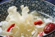 秋天喝银耳莲子汤好吗 银耳汤什么时候喝最好