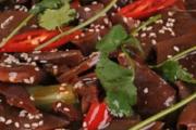 鸭血和菠菜能一块吃吗 鸭血什么人不能吃