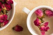 玫瑰花和绿茶可以一起泡吗 绿茶和什么一起泡最好
