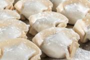 饺子冻在一起怎么分开 饺子化成一坨了怎么办