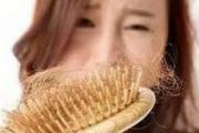 女性掉发严重是什么原因 头发一掉老10岁！3招让你头发浓密显年轻
