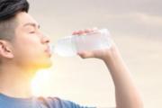 喝矿泉水容易得结石吗 喝矿泉水好还是白开水好