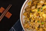 一人份蛋炒饭放几个鸡蛋 蛋炒饭鸡蛋什么时候放