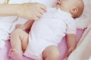 夏天宝宝发烧如何护理