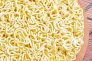 炒方便面糊锅是为啥 炒方便面好吃还是泡方便面