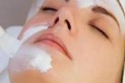 敷睡眠面膜脸上刺痛是怎么回事 敷睡眠面膜脸上刺痛怎么办