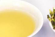 莲子心泡水晚上能喝吗