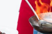炒菜怎样防止油锅起火 炒菜油锅起火了怎么办