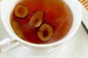 枸杞菊花冰糖泡茶能加蜂蜜这样你喝过吗？