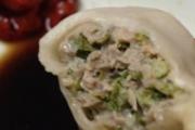 香椿包饺子怎么做好吃 香椿包饺子需不需要焯水