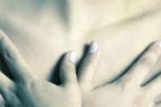 乳腺癌表现症状有哪些 乳腺癌不同时期有什么症状