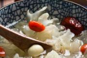 银耳莲子红枣汤可以隔夜喝吗 银耳莲子红枣汤的功效