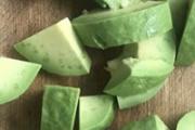 牛油果里面黑了能吃吗 牛油果里面为什么会变黑