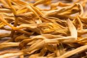 黄花菜可以炖鸡吃吗 黄花菜炖鸡怎么做