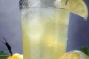 柠檬为什么这么酸 柠檬怎么吃不酸