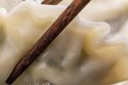 冻饺子开水下锅还是冷水下锅煮多久 为什么速冻饺子要冷水下锅